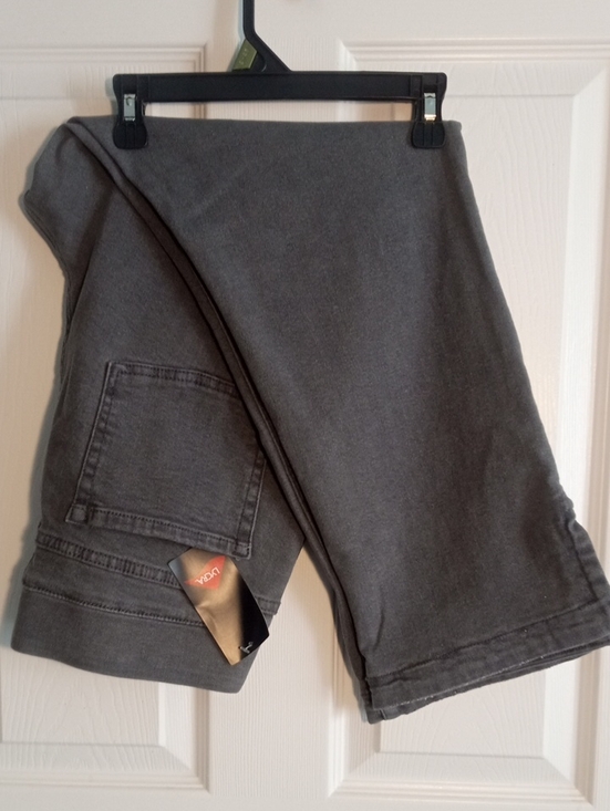 LOGO by Lori Goldstein Denim - LOGO CROPPED BLACK DENIM